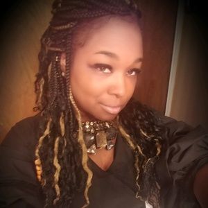 Meet your Posher, Edythe